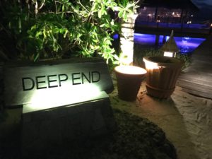 タージエキゾティカ内のレストラン「DEEP END」の店外の写真
