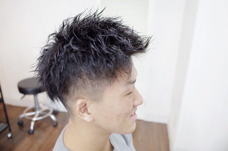 大阪 堺 ツイストパーマ と フェードカット を合わせた ショートの髪型 Lifehair Barber Shop ライフヘアー バーバーショップ