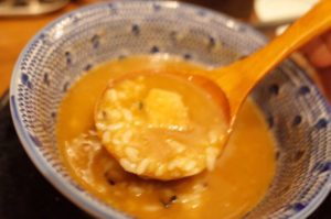 大阪、堺市にあるラーメン屋ロケットキッチンの新メニュー濃厚魚介醤油つけ麺の締めのごはんの写真。
