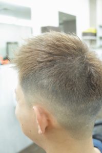大阪の堺市にあるライフヘアー にて2mmのバリカンを使ったフェードカットの髪型の写真