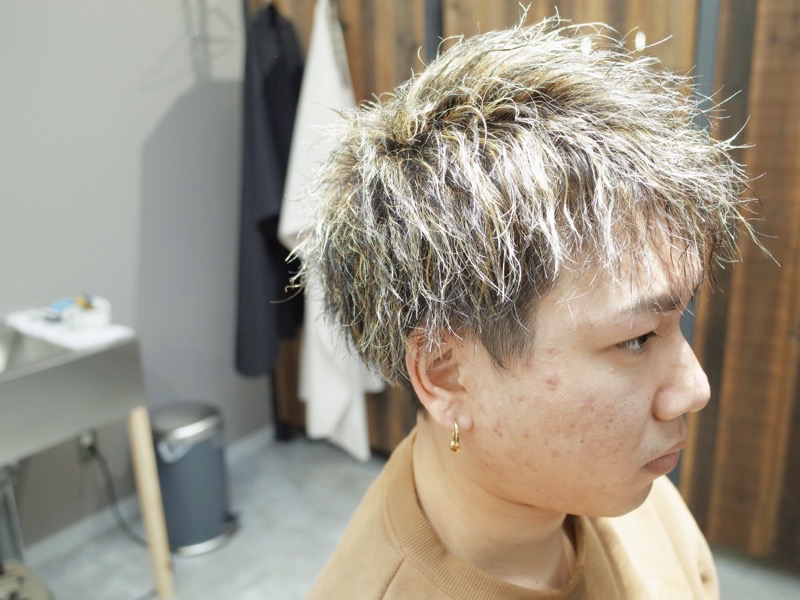 大阪の堺でツイストパーマ×メッシュキャップカラーをした髪型の写真