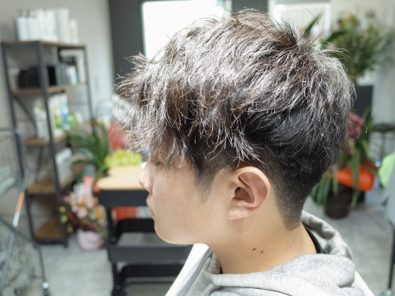 大阪の堺でツイストスパイラルパーマをかけた髪型の紹介写真