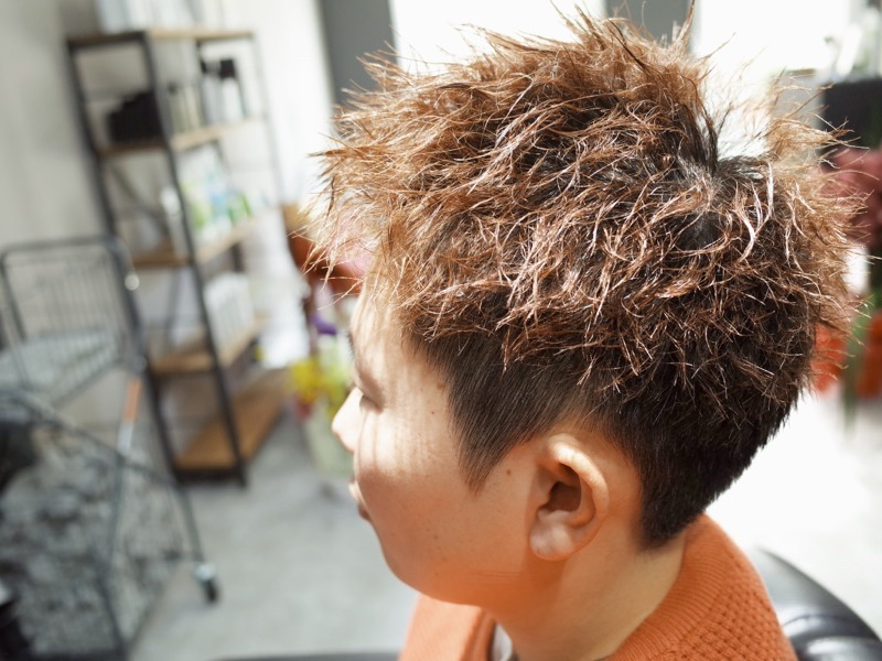 大阪府堺市でメンズツイストパーマをかけた髪型の写真