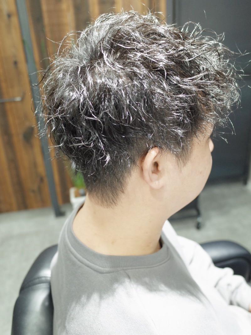大阪府堺市でカットしたメンズツイストスパイラルの髪型の写真