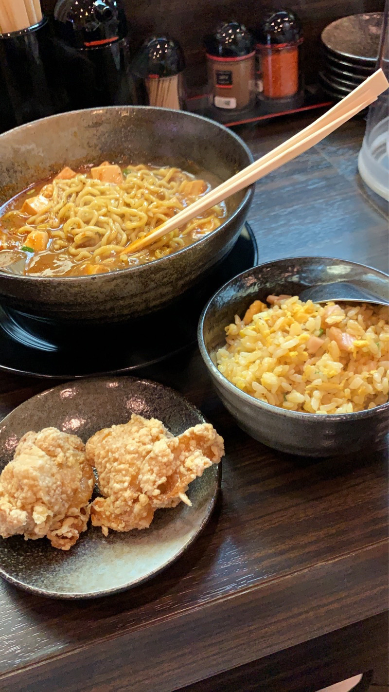 堺市濃厚坦々麺の店『申手延麺 （しげるてのべめん）』の麻婆麺と麺セットの写真